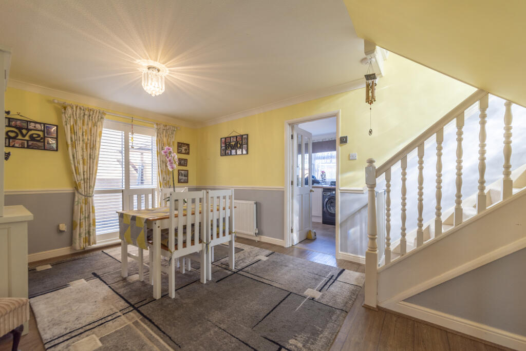 15_peascliffe_drive_dinning_room-1