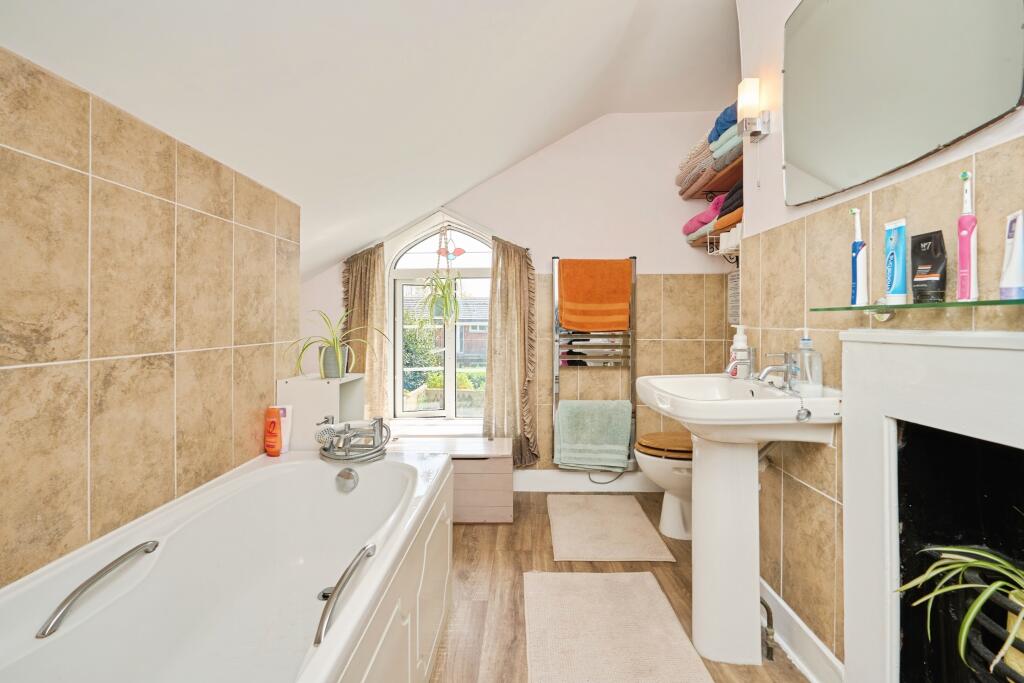 Ensuite
