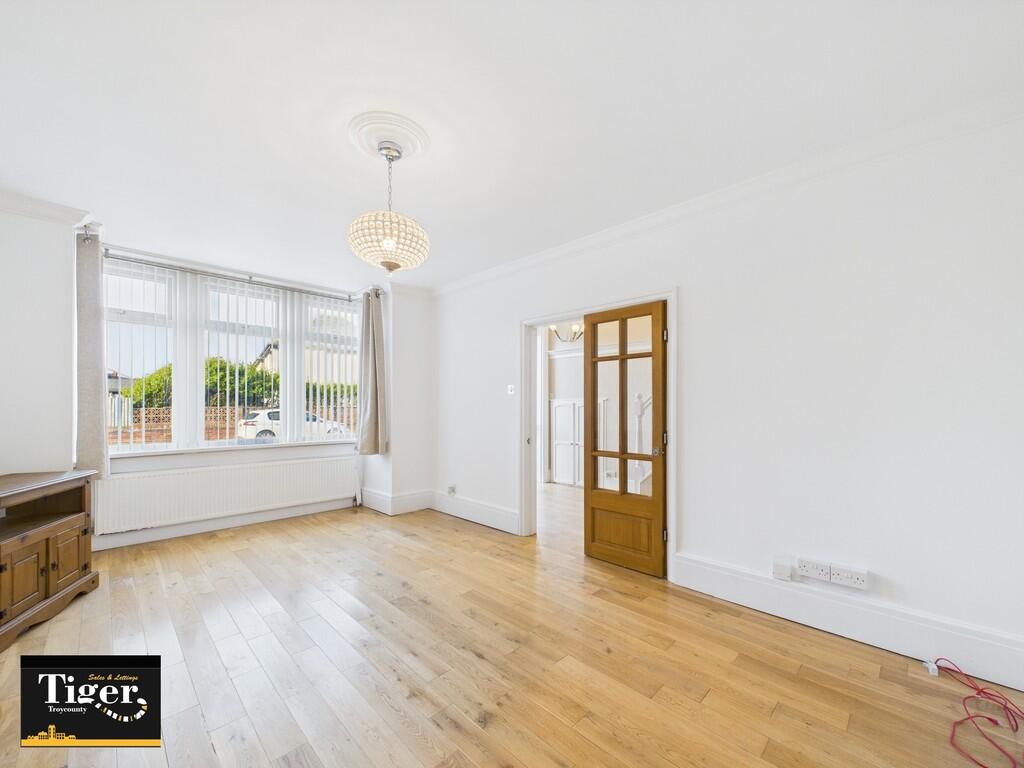 CAM02176G0-PR0509...