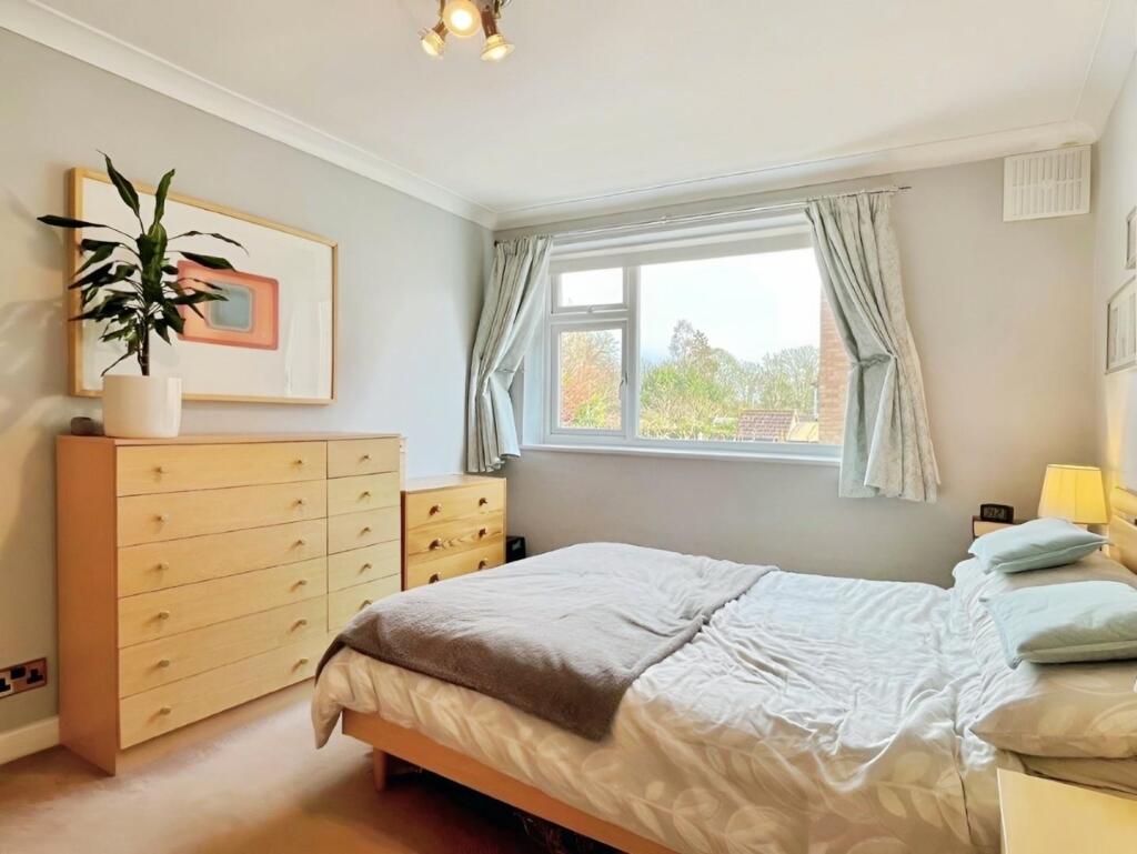 84cccd8f-Bedroom 202.jpg