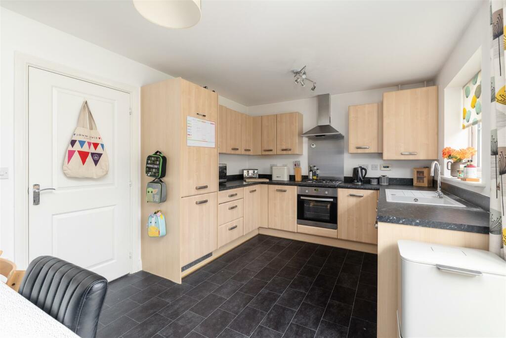 6 Marigold Way-9.jpg