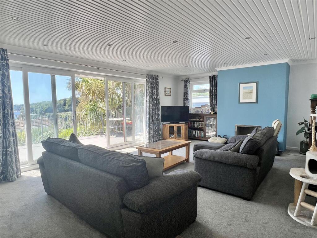 Lounge Area