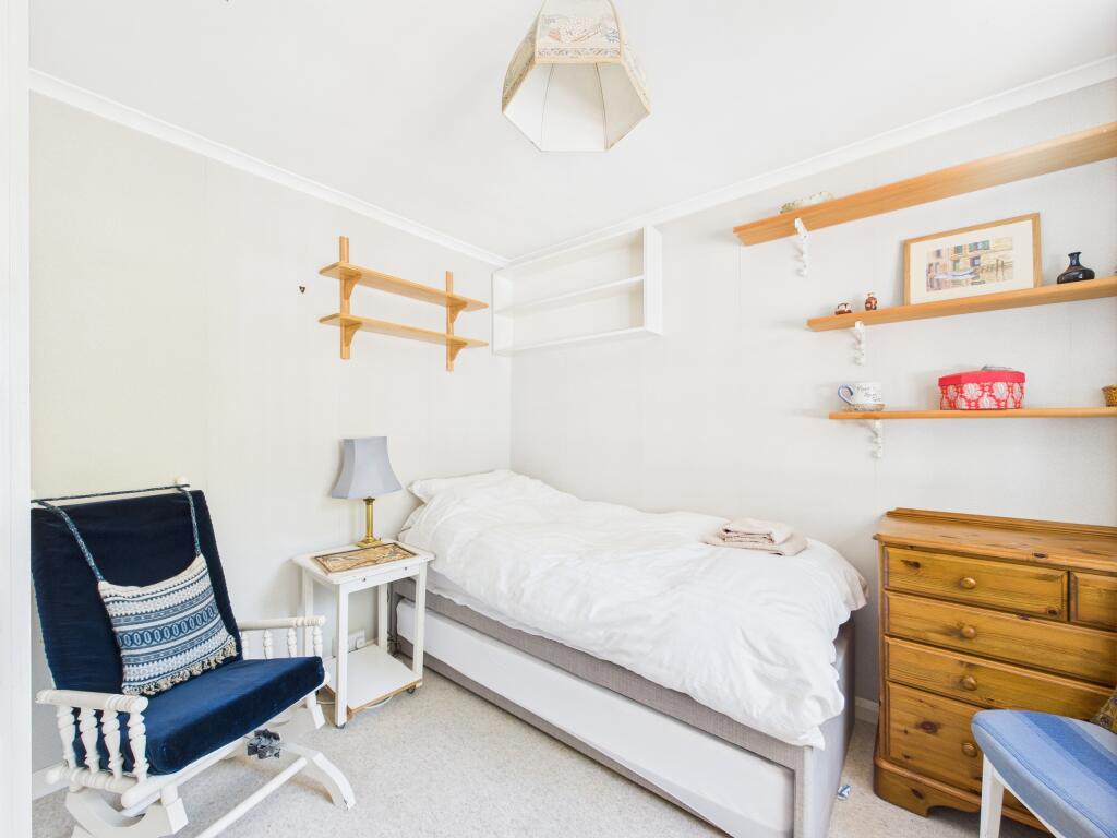 CAM01354G0-PR0550-STILL011