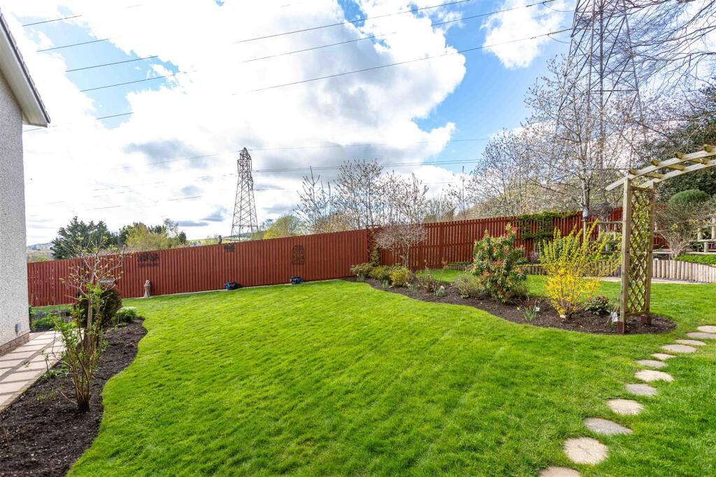 6 Eildon Lodge Gardens Galashiels Low Res 46.JPG