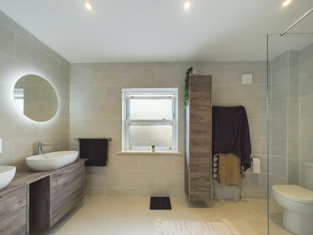 Ensuite