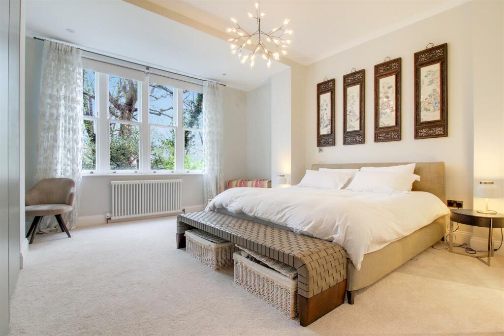 MAIN BED.jpg