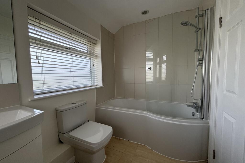 Family bathroom (Mai