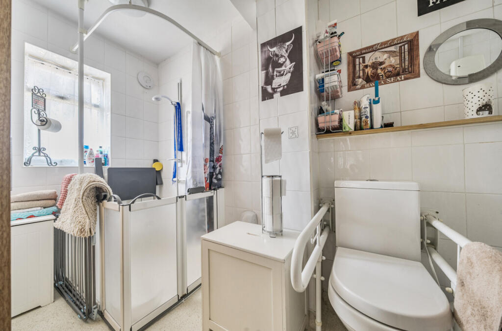 1313647-2-6854685...