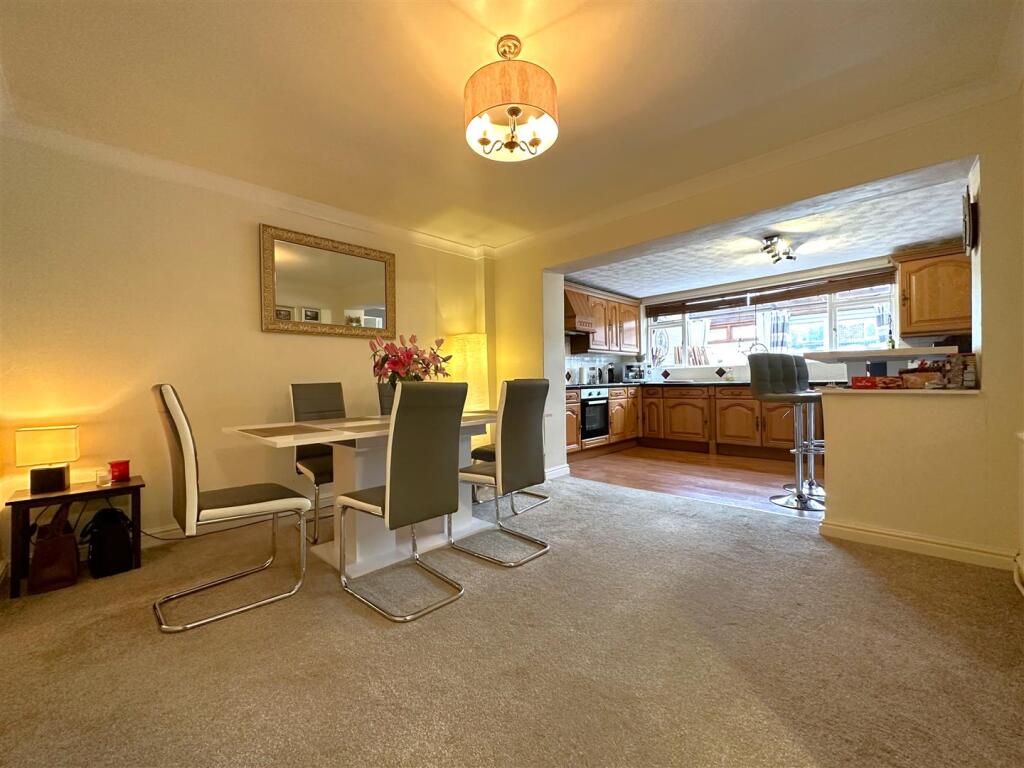 Open-Plan Dining Kitchen 716