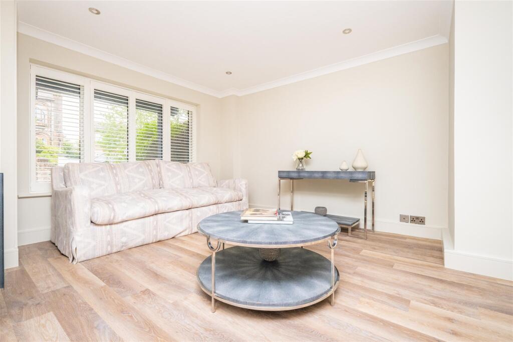 Lounge Area (New)
