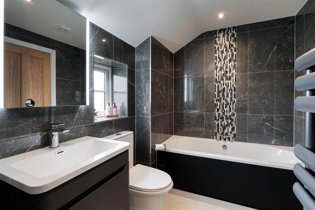 Bedroom 1 En-Suite