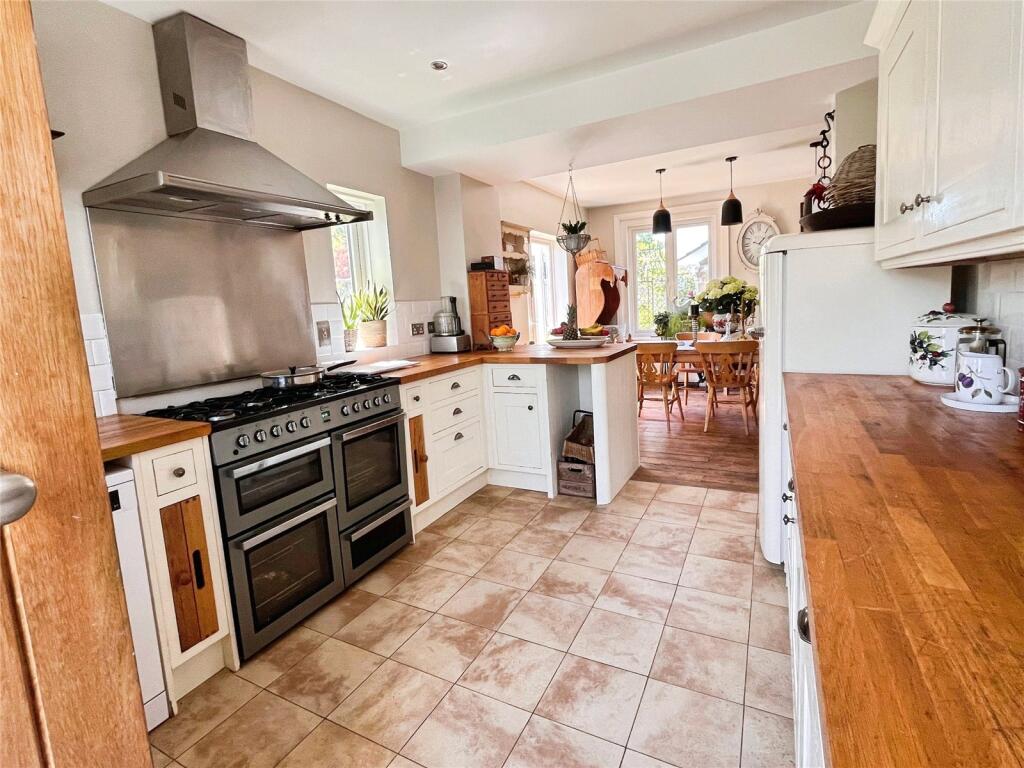 Kitchen/Dining