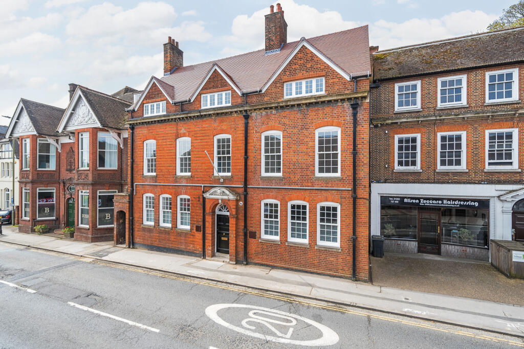 11 South Street, Farnham, GU9 