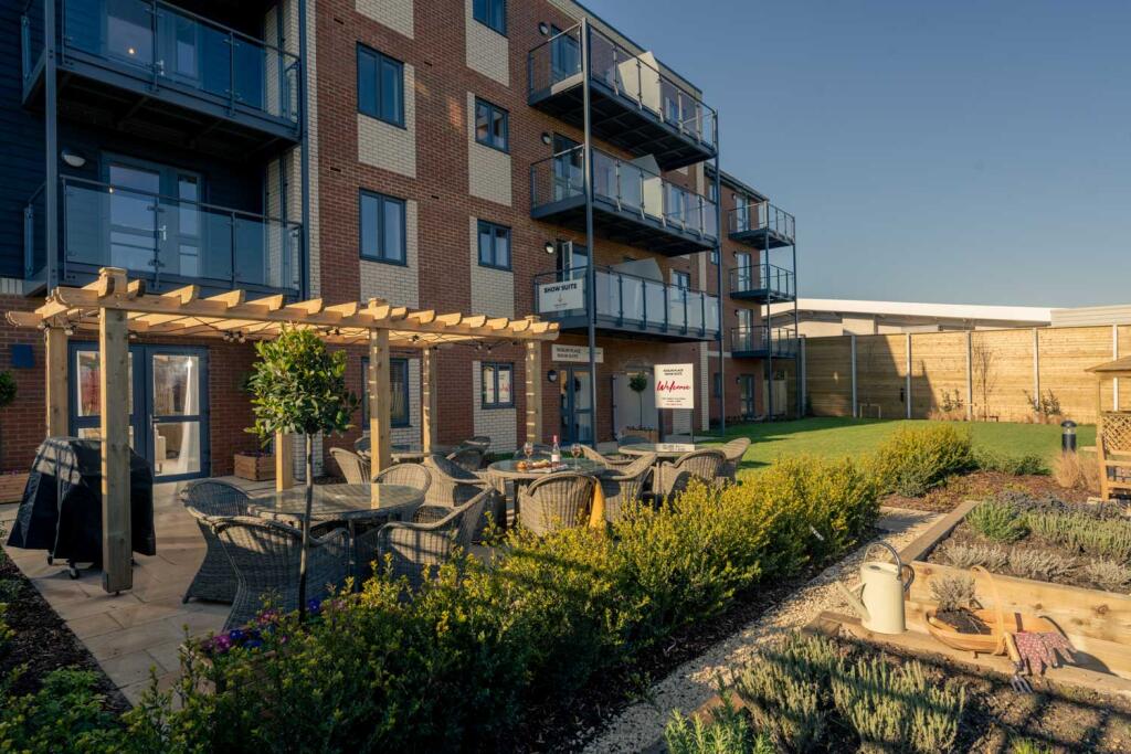 Roslin Place Exterior