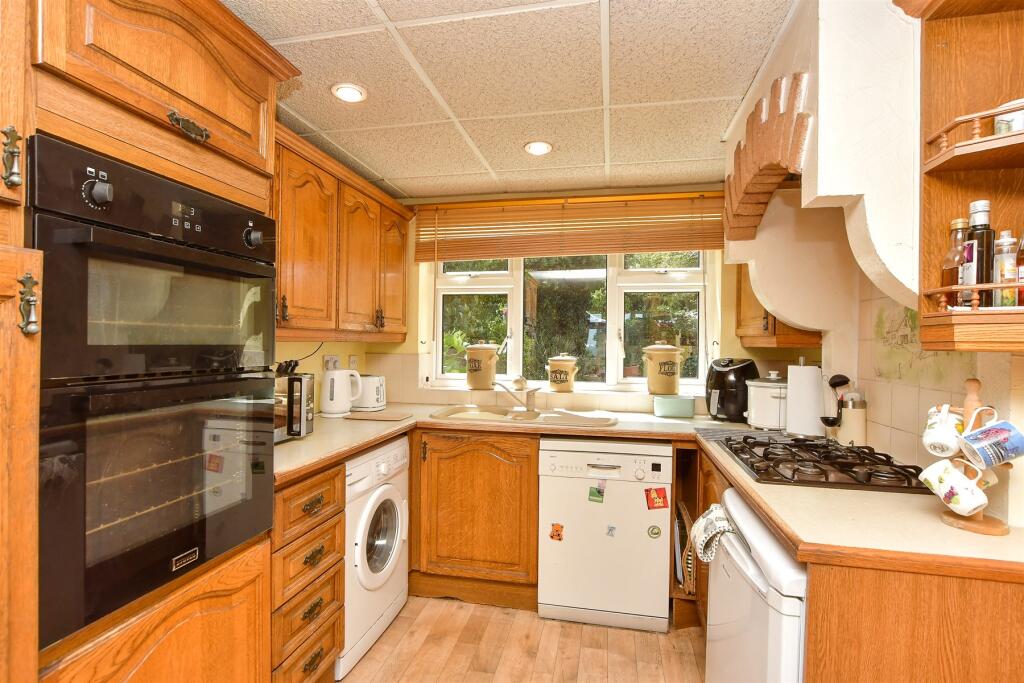 Kitchen/ Breakfast Room