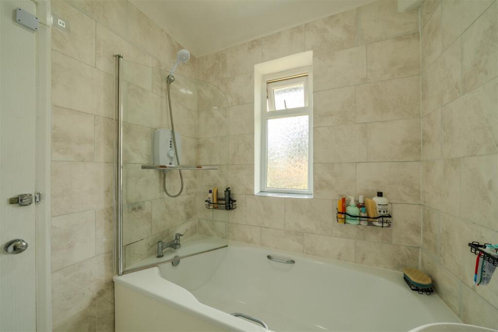 19 Lyneholmes Rise-135.jpg