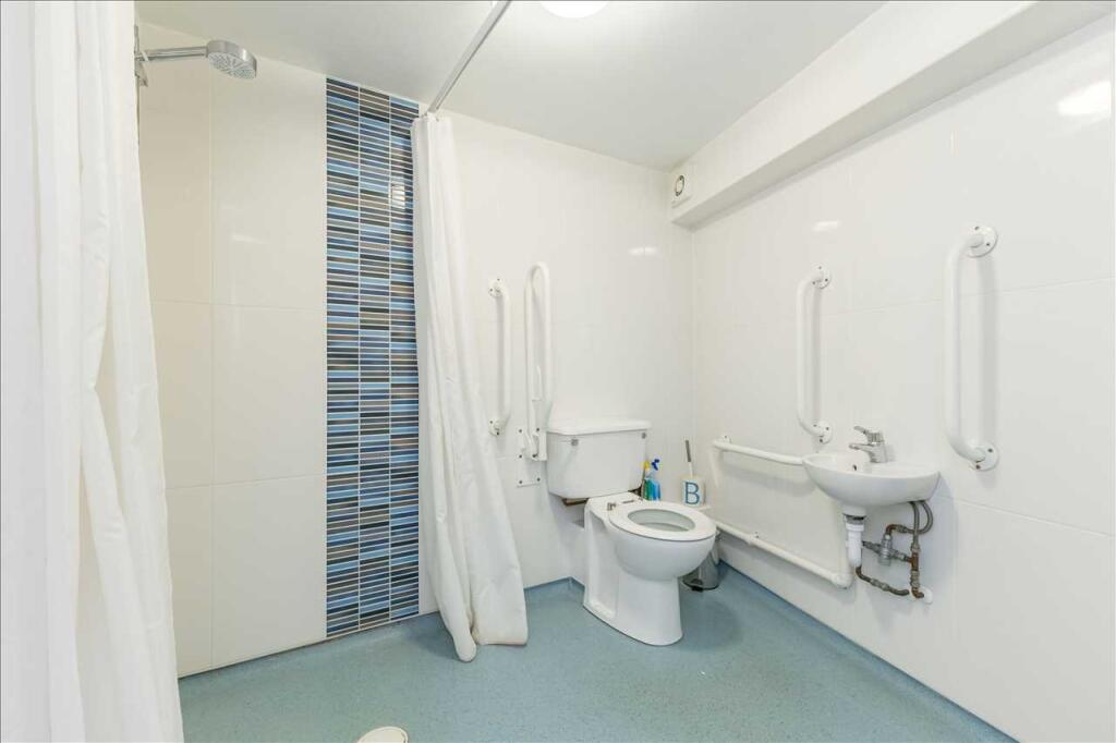 En Suite/ Wet Room