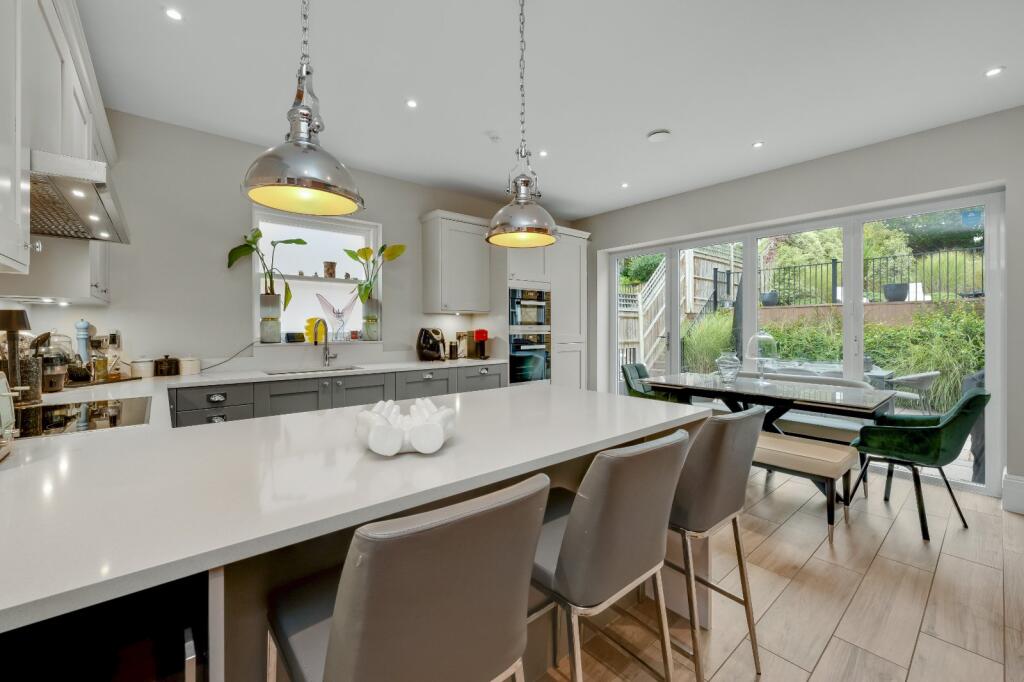 Kitchen/Breakfast Rm