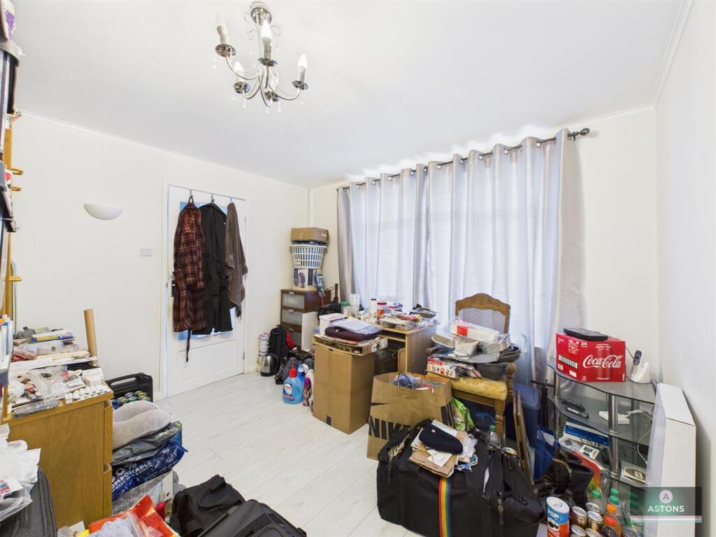 Lounge/Bedroom Four