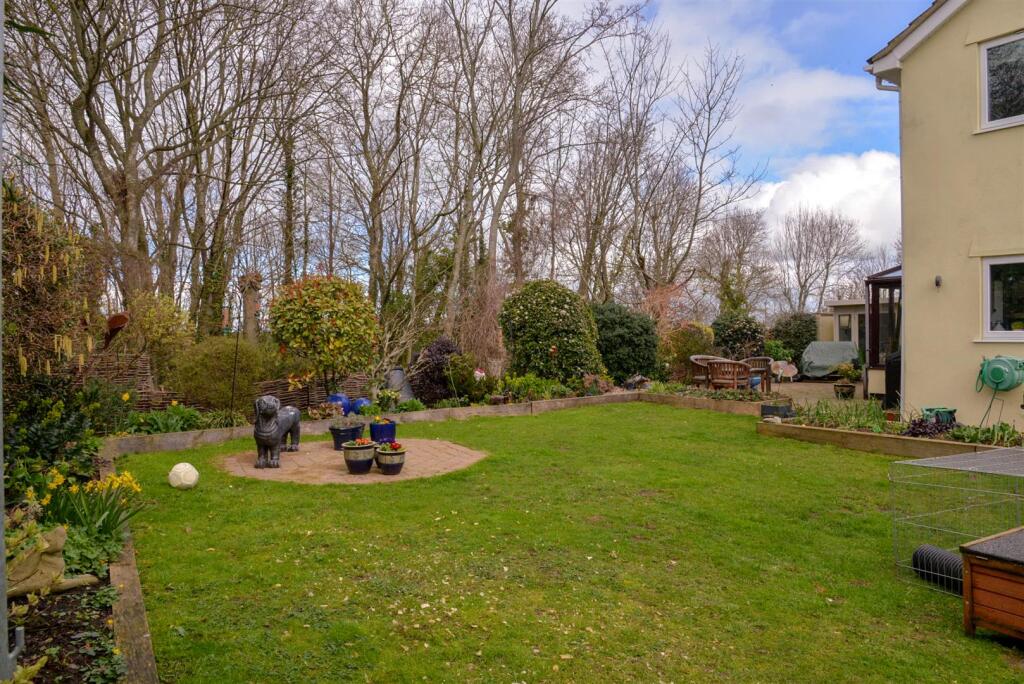 Rear Garden 2.jpg