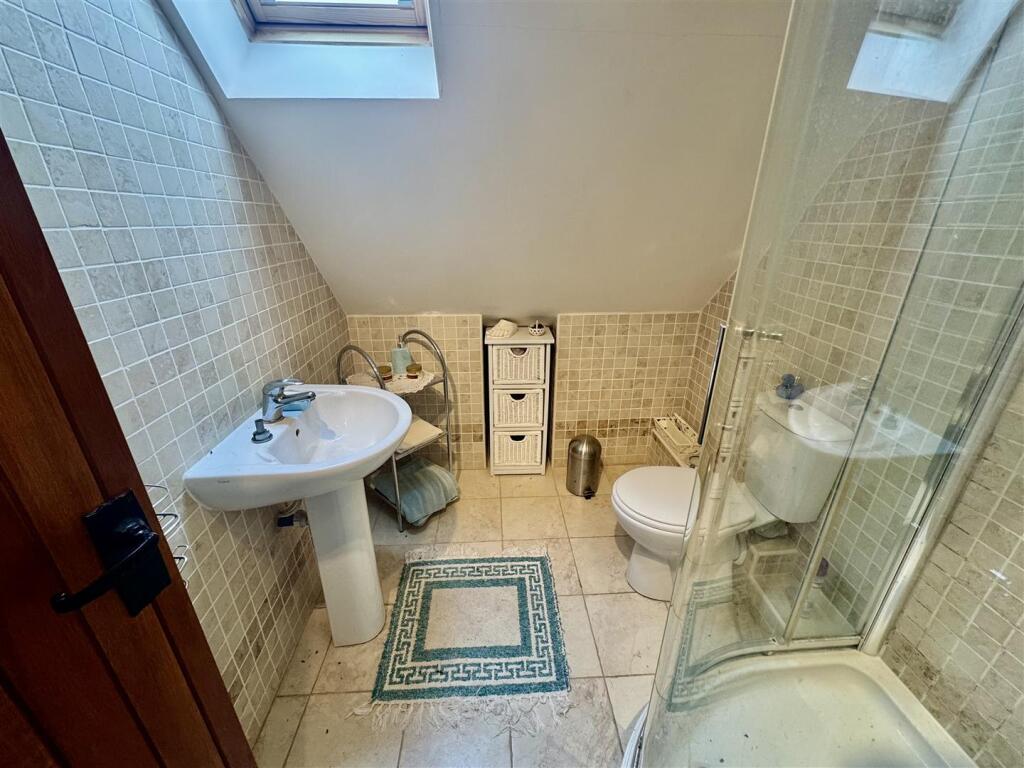 Ensuite shower room