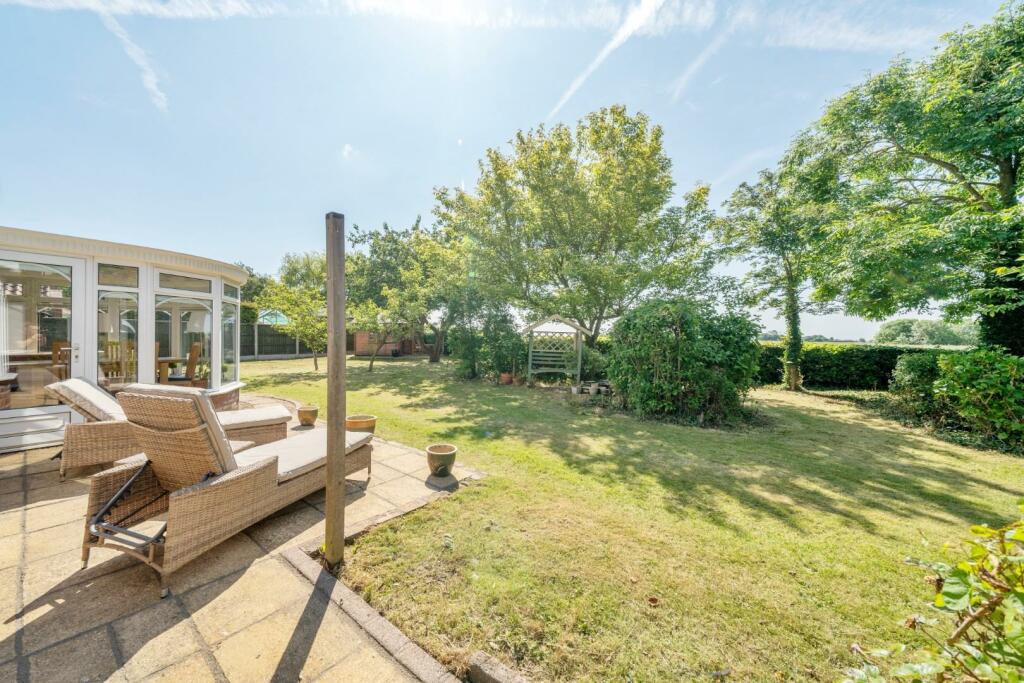 2nd view REAR GARDEN.jpg