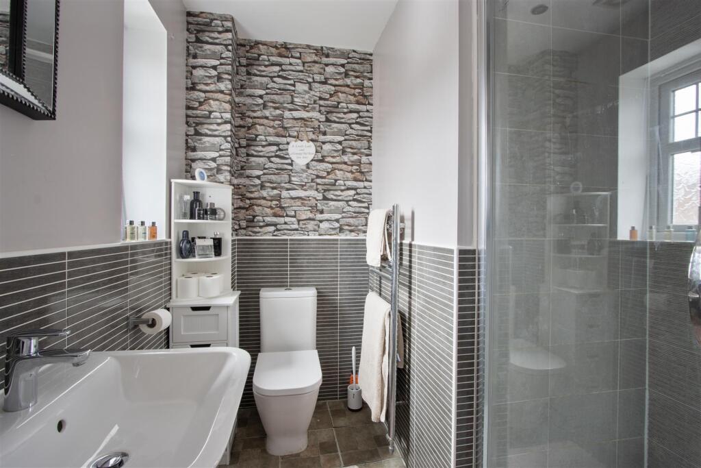 En Suite Shower Room