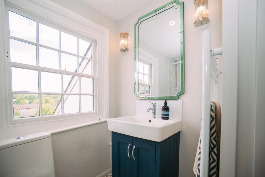 13 Southgate Street [Ensuite Shower Room].jpg