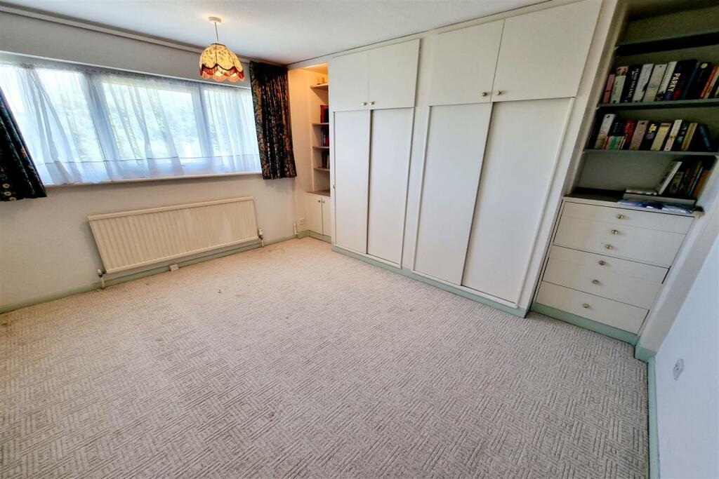 BEDROOM 2: