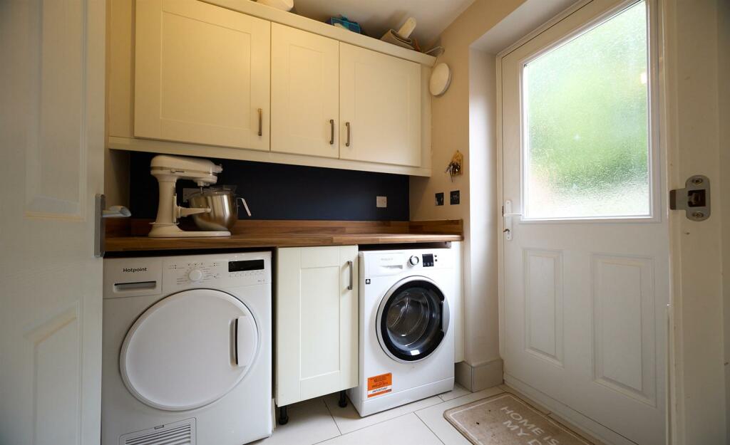 Utility room to rear