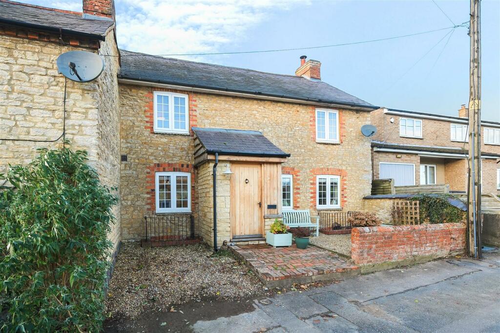 21 Lower Street, Pury End (2).jpg