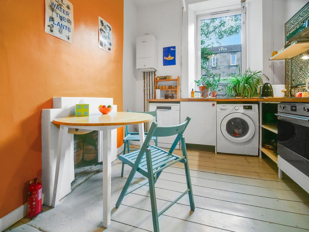 Kitchen/ Dining Area