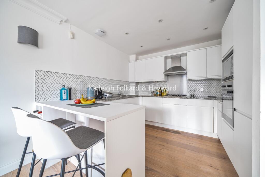 b91ef976-9f84-48ad-8