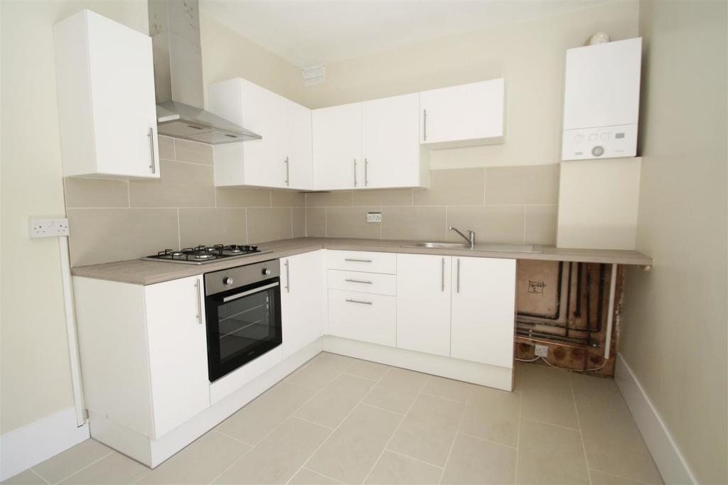 Kitchen2.jpg
