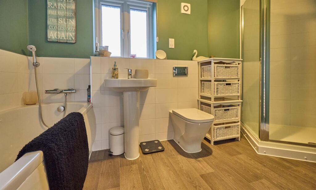 En Suite Bathroom