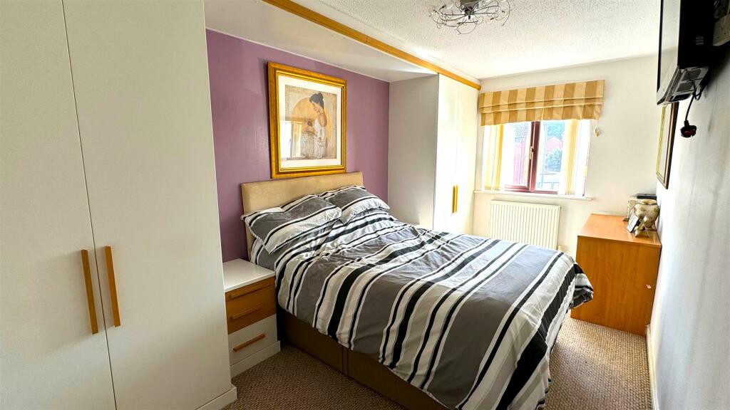 Bedroom 1 (1).jpg