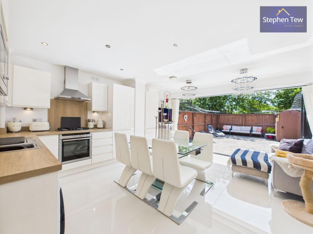 Kitchen/Living Area