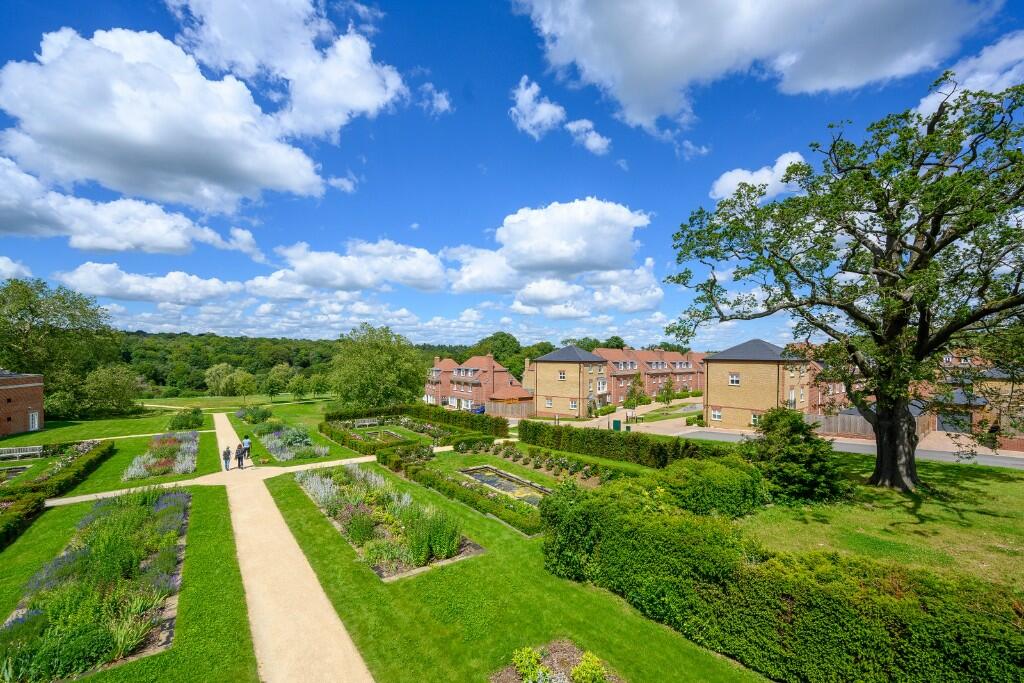 Long Walk Gardens 