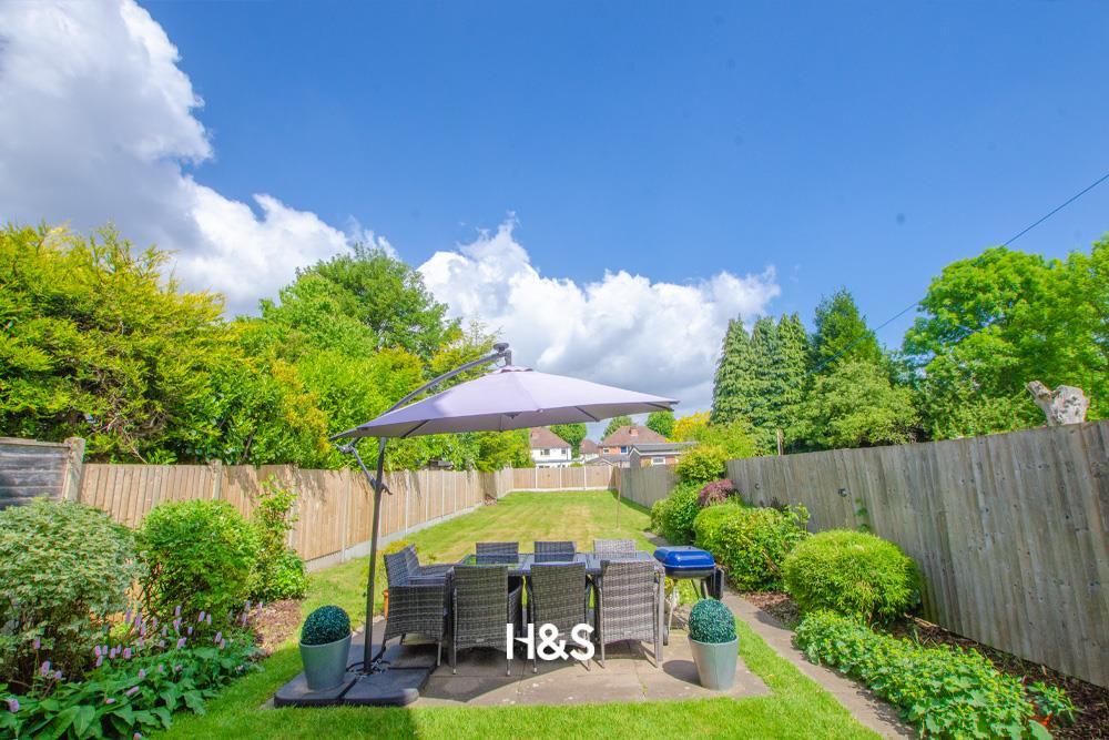 103 cropthorne road - rear gard.jpg