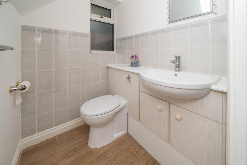 GUEST CLOAKROOM