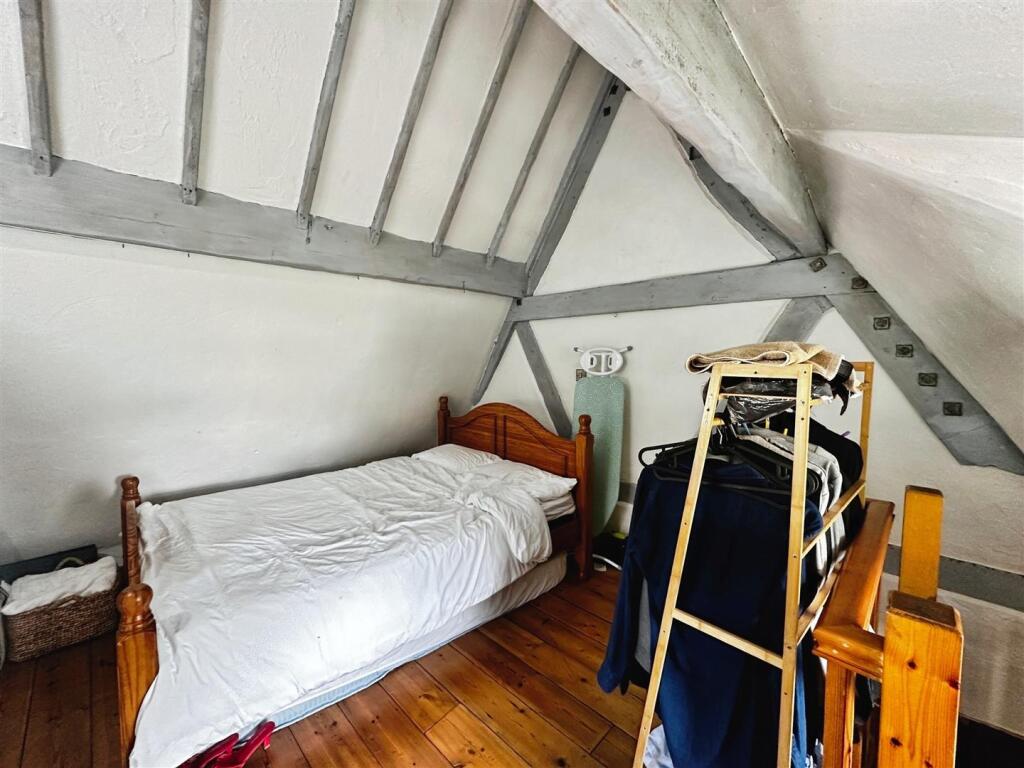 7479f994-E-40CC-B229-9224FBE424DB-8890-000002E855E