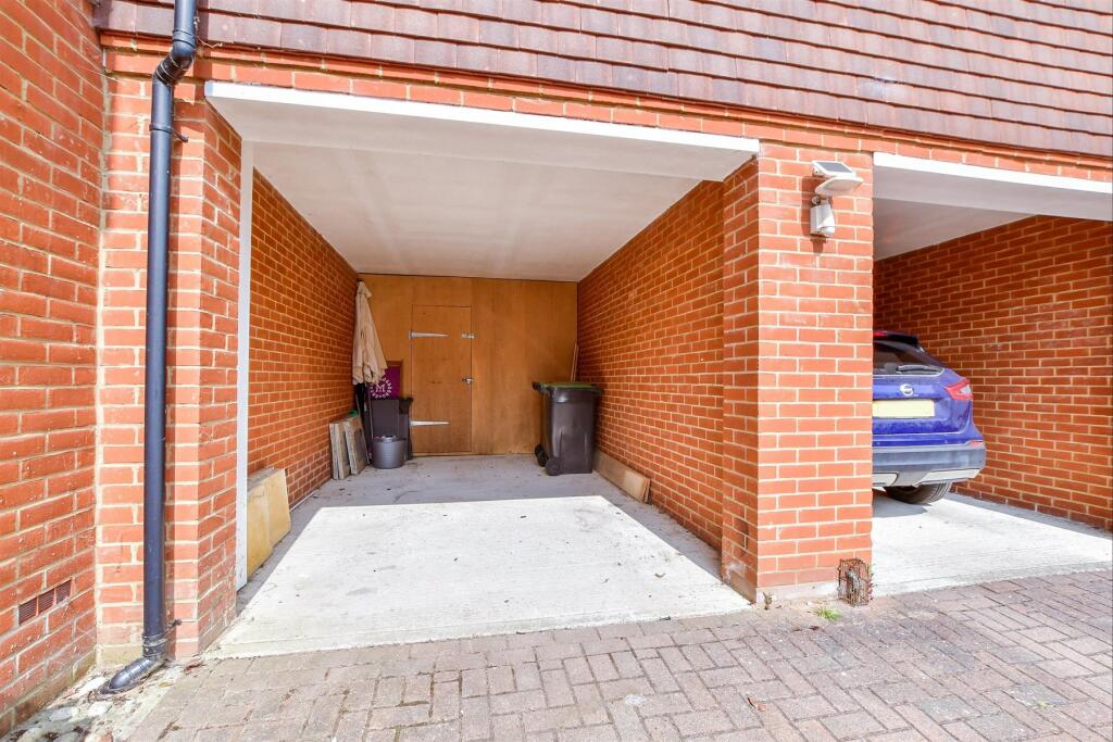 Driveway/Parking
