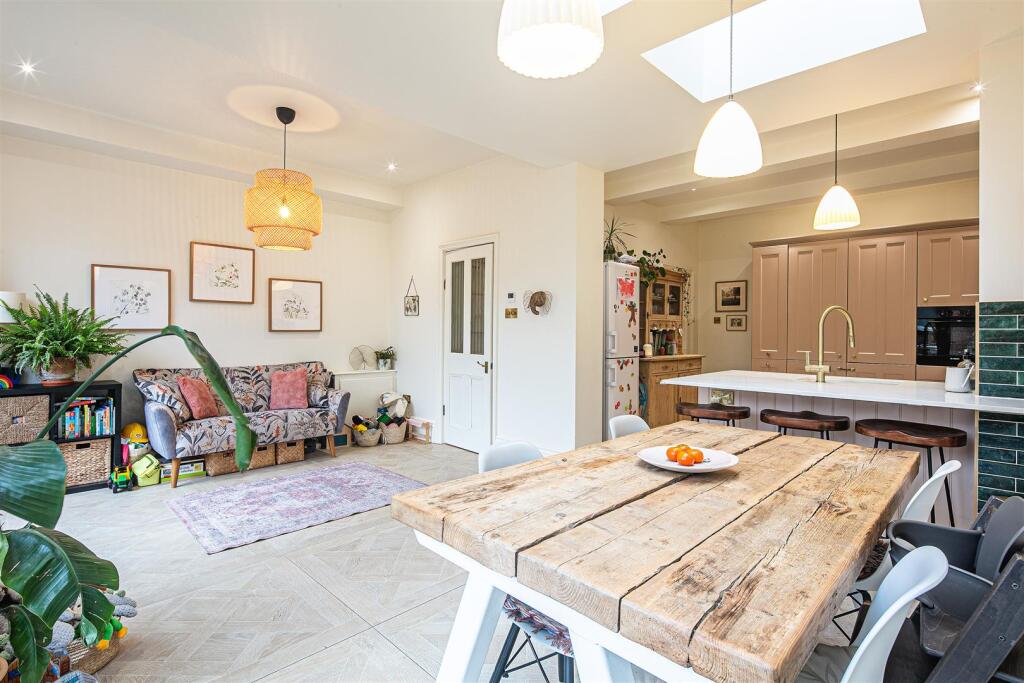 Extended living/dining area