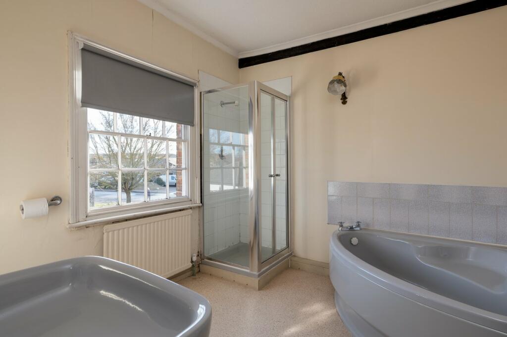 Principle Bedroom - En suite