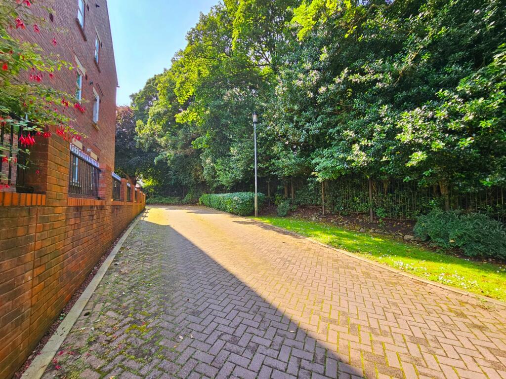 2de3d744-2beb-4563-80f3-3db6692862df