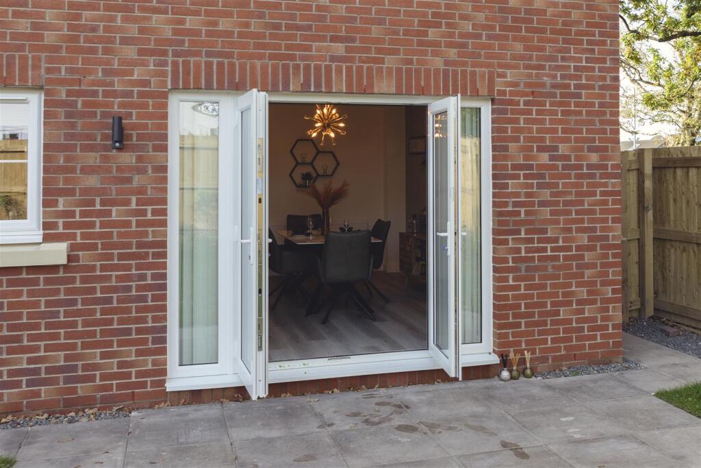 OPEN PLAN LIVING KITCHEN
