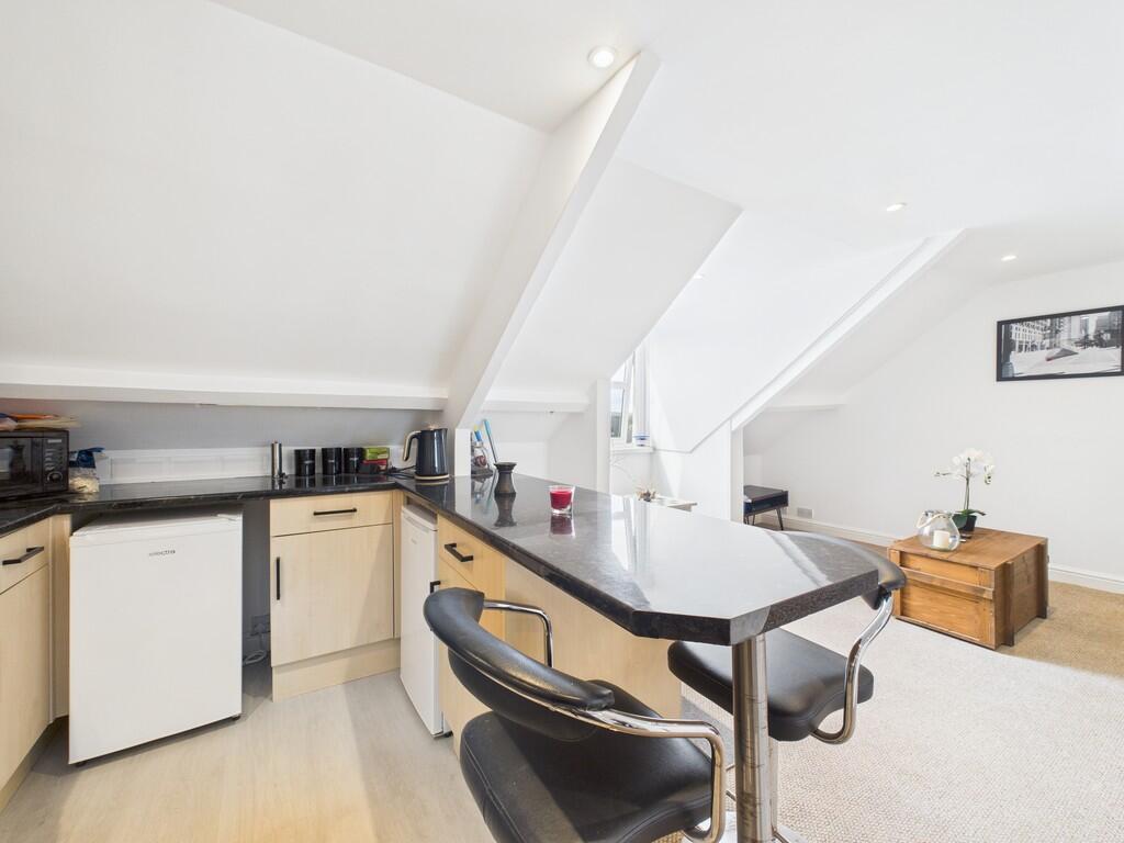 CAM02089G0-PR0559...