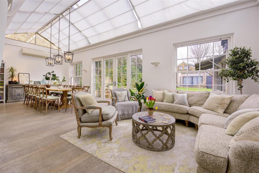 D303 3 hilltop rd rearRec.jpg