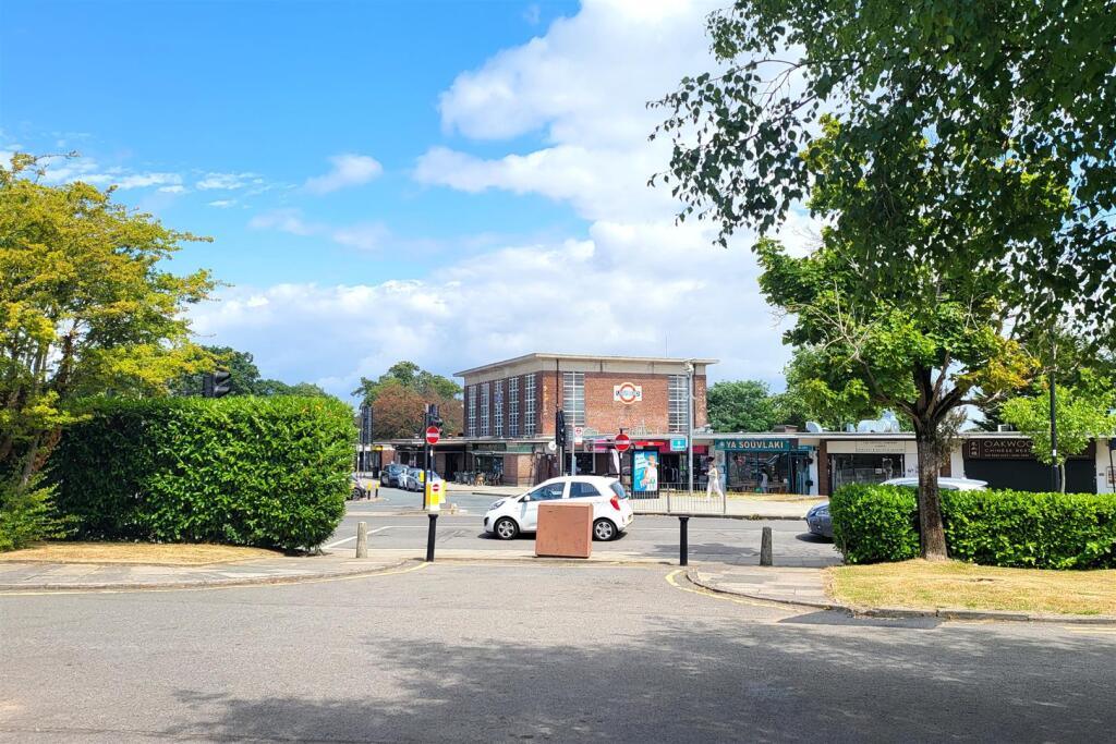 CONVENIENT OAKWOOD LOCATION