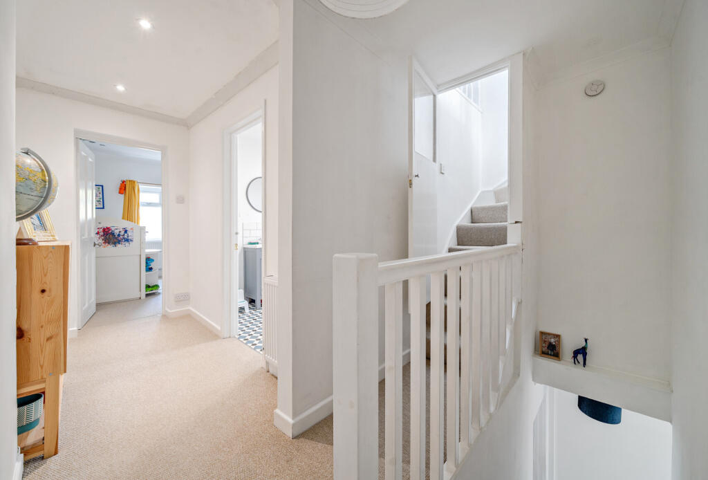 1368881-8-68f0c0c...